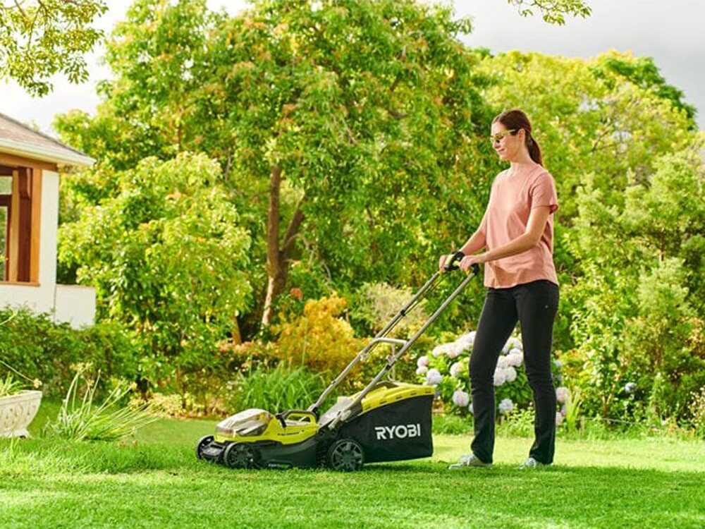 ryobi-ry18lmx37a-0-tagliaerba-a-batteria-18v-senza-batteria-e-caricabatterie-rasaerba-a-batteria-ryobi-ry18lmx37a-0-51162_1_1719564524_IMG_667e78ecb3cc9 - Novapoli