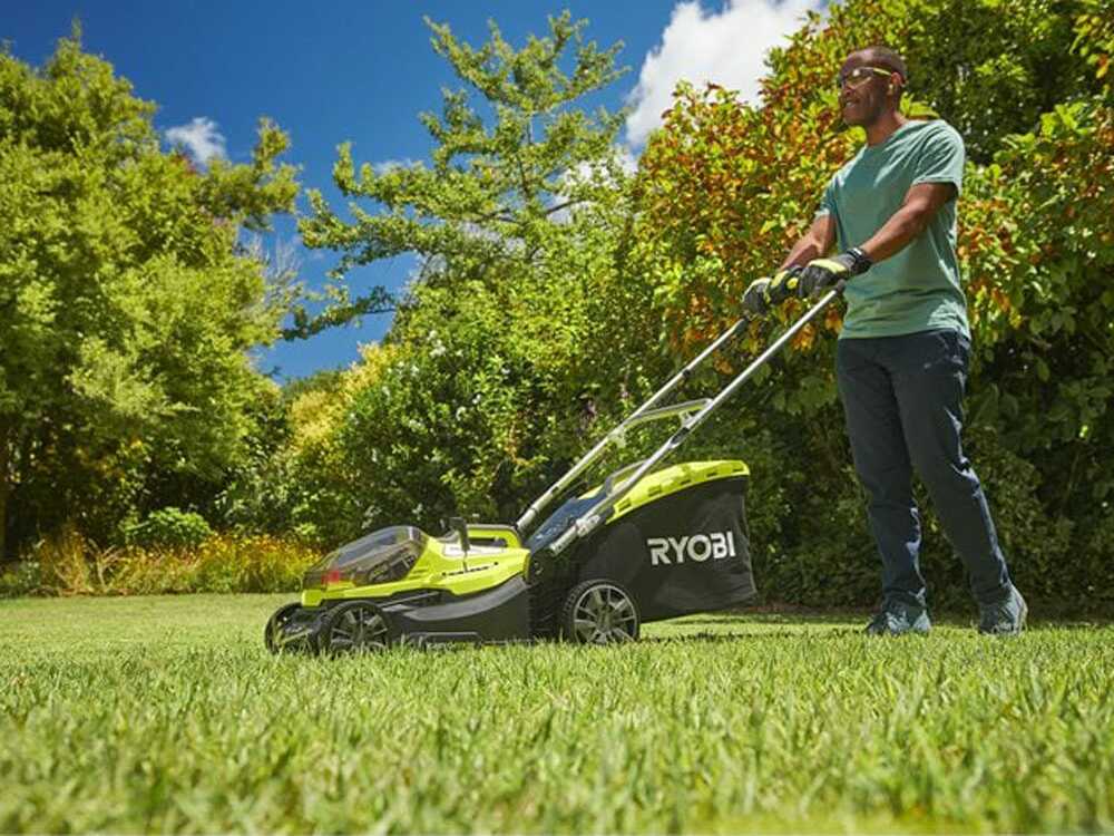 ryobi-ry18lmx37a-0-tagliaerba-a-batteria-18v-senza-batteria-e-caricabatterie-rasaerba-a-batteria-ryobi-ry18lmx37a-0-51162_1_1719564524_IMG_667e78ecd08d2 - Novapoli